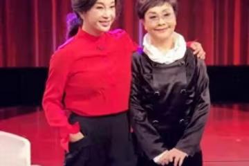 劉曉慶同框79歲李谷一,6歲之差宛如隔代,一個像女兒一個似媽媽