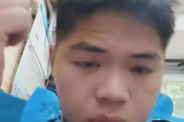 男生送3天外賣學生變社會人,1天掙80修手機花幾百,細想崩潰大哭
