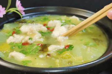 雞湯、魚湯不如此湯!花錢少易上手,天熱隨時煮一鍋,一碗喚醒胃口、酸滑不膩