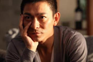 劉德華演唱會驚險滑跪,向太緊急關心,深厚情誼曝光