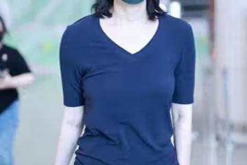54歲王菲帶火了一種新穿法：短袖汗衫+校褲+齊肩發，時髦又洋氣！