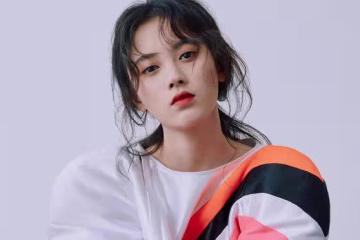 鞠婧禕紅毯驚艷,金色禮服如鳳凰涅槃,解約後美出新高度