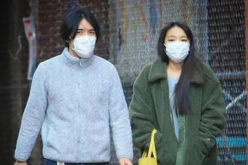 真子工作沒著落,駙馬爺工資不夠交房租,外出羽絨服都沒穿