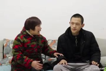 上周我退休,兒子兒媳來慶祝,聽到兒媳給親家母打電話,我心寒了