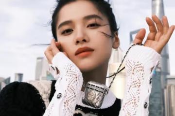 張婧儀的清冷氣質絕了，簡單黑白配就能穿出高級感，但看著有點熱