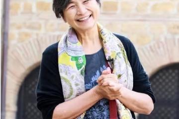 鄭佩佩因病離世,享年78歲,4個兒女送別「華夫人」最後一程