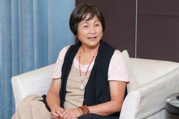 鄭佩佩和前夫原文通結婚照:懷孕8次不後悔,凈身搬出前夫豪宅