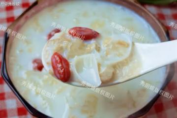 三伏天，建議女人少吃西瓜，多吃3樣，氣血雙補，皮膚白嫩氣色好