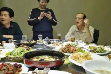 公公壽宴請20桌，婆婆小叔子催我去結帳，我的做法讓他們啞口無言
