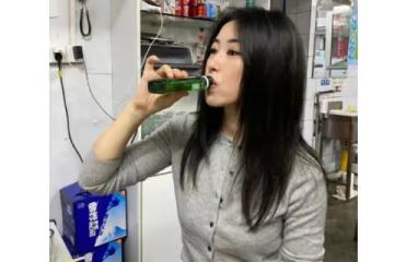 朱珠平價餐館慶40歲生日，豪邁吹瓶暢飲，被老公拍下醉酒「糗照」