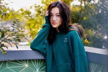 李嫣曬唇齶裂手術照，堅韌成長引關注，嫣然基金顯大愛