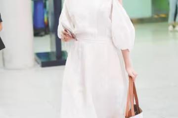 唐藝昕淡妝的樣子好溫柔,身穿白色長裙仙氣飄飄,低調又淑女