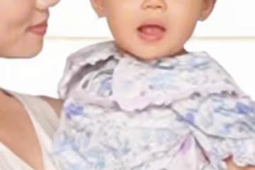 程曉玥曬與女兒合照,胖豆抱著媽媽笑彎了眼,吳千語被萌化了