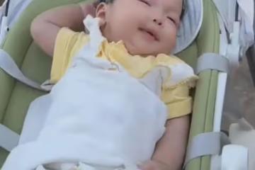 懵圈!大四兒子暑假給父母驚喜,帶兒媳和幾個月大的孫女回家團聚