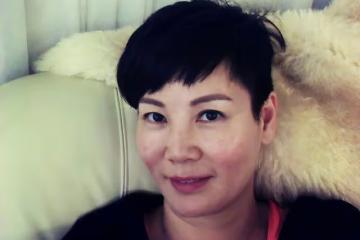 香港知名女星宣布退出娛樂圈！疑乳腺癌復發，包頭巾出鏡身材消瘦