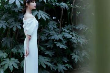 毛曉彤的氣質好「純凈」！鍾愛白色系穿搭，盡顯溫婉美麗的女人味