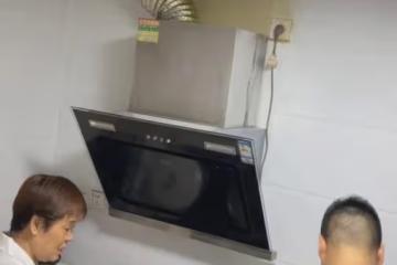 女子半夜餓讓丈夫下麵條,婆婆告狀氣炸正要衝出,聽丈夫話不吭聲