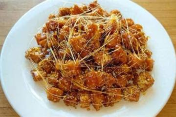家裡剩2個饅頭,不用水不用油,做香甜酥脆小零食,孩子超愛吃