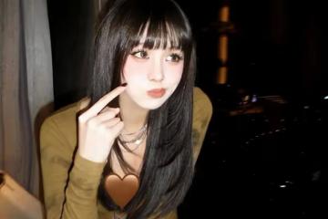 汪峰女兒發育猛，18歲身材豐滿有料，五官神似「年輕版李嘉欣」