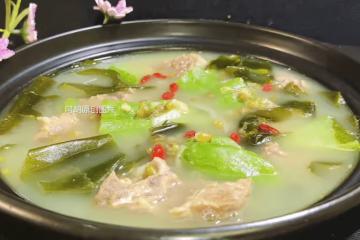 綠豆和它天生一對,天熱吃最爽了!為家人煲出一鍋好湯,一口香濃、鮮到沒話說