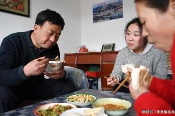 岳母來帶娃，月月一萬不夠花，女婿偷偷查完帳憤怒：養不起你一家