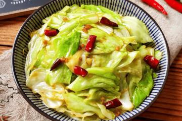 包菜怎麼炒更好吃？掌握好3個竅門，包菜出鍋爽脆入味，營養解饞