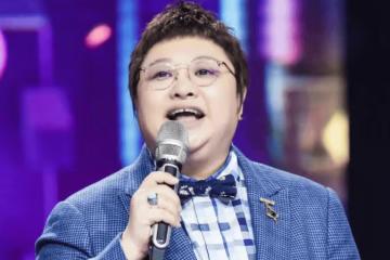 韓紅自稱「校花」被嘲笑,沒想到18歲照片曝光,卻直接驚艷全網...