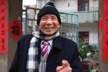 婆婆對我關懷備至，產後還給我張銀行卡，真相使我痛不欲生！