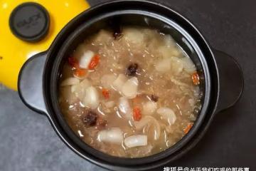 買銀耳，選白的還是選黃的？教您3招，簡單實用，挑到優質好銀耳