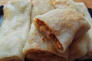 一碗糯米粉，一碗花生，不擀麵，不揉面，筷子攪一攪，家人都說好
