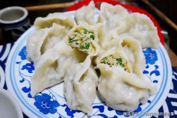 調「韭菜豬肉」餃子餡，牢記4個技巧，餃子噴香好吃，不腥不柴