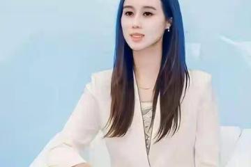 才女,賭王女兒何超欣成清華大學研究員,本科畢業於麻省理工學院