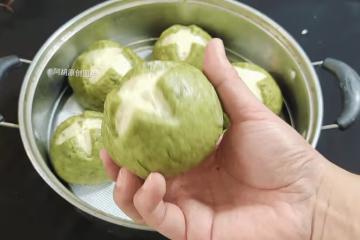 九月不吃它實在虧，嘗鮮只剩一個月！切碎揉到饅頭裡，一口清香甘甜、鬆軟可口