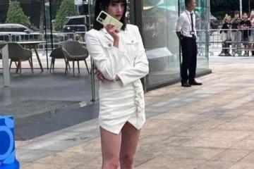 關曉彤大玩火辣熟女范兒！一身銀色閃亮短裙秀大長腿太撩人