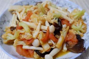 少鹽少油的素菜一鍋鮮，不想吃肉了就做上一盤，營養好吃又下飯