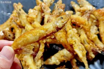 炸小魚,放麵粉和雞蛋液都不對!教你飯店做法,金黃酥脆,不回軟
