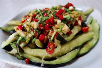 茄子的生猛做法，給力的生拌茄子，咸香鮮辣，每一口都上癮