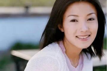 她靠兩首歌成春晚常客,18歲結婚生子,後與通緝犯同居4年,如今怎樣了?