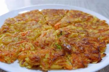 土豆新吃法，簡單易做的土豆餅，一次做一大張，濃香好吃超過癮