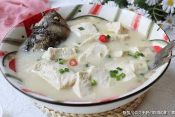 鯽魚湯怎麼做才無腥味?掌握好4點竅門,魚湯濃白鮮美,好喝極了