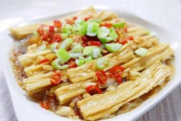 簡單好吃的家常菜,腐竹蒸粉絲,做法簡單實用,鮮香可口,收藏了