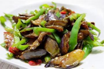 非常好吃的醬爆茄子，家庭版做法，濃香下飯又好吃，先收藏起來