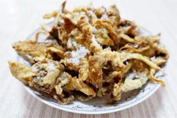 教你在家做軟炸蘑菇，一次做一大盤，吃起來相當過癮，先收藏了