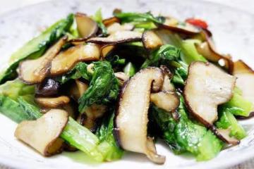 簡單易做的家庭素炒，一道香菇油麥菜，鮮香好吃又營養，先收藏了