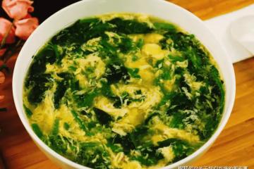 做雞蛋湯，牢記「1放1不放」，蛋花漂亮又爽滑，蛋湯鮮香好喝