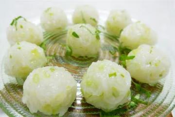 蘿蔔丸子的新吃法，不用油炸更加好吃，簡單幾步就做好了，嘎嘎香