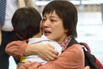 趙薇母親魏啟穎：丈夫去世，女兒被封殺，兒媳捲走5.2億，一手好牌打得稀爛！