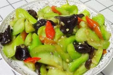 愛吃絲瓜的收藏了，家常做法，絲瓜香辣嫩滑，營養健康，太下飯了