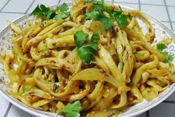 這樣做的杏鮑菇才好吃，簡單一炒，做出燒烤味的杏鮑菇，建議收藏