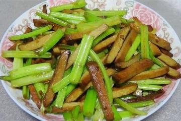 秋季大魚大肉吃膩了,試試這道素菜,簡單一炒,清淡好吃有營養